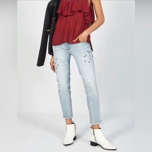 STS BLUE women’s Blue Taylor Tomboy Star Studded Raw Hem Ankle Jeans size 29